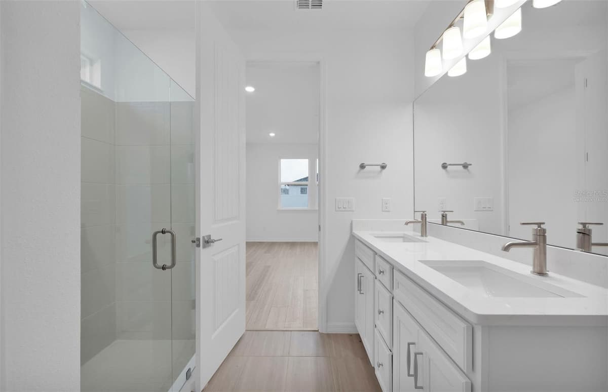 83 LAKE MANATEE DRIVE — photo 4 of 37