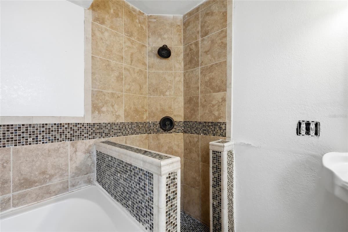 1025 PARK AVENUE — photo 23 of 39