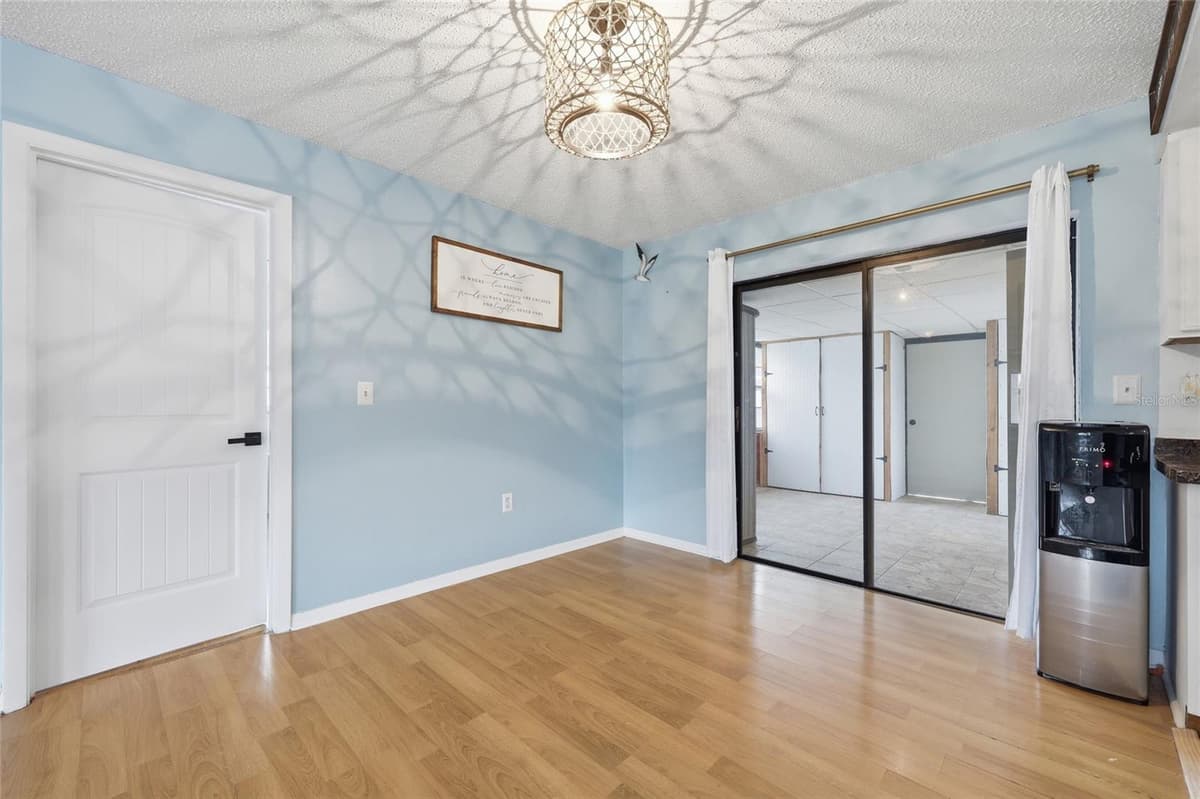 1025 PARK AVENUE — photo 9 of 39