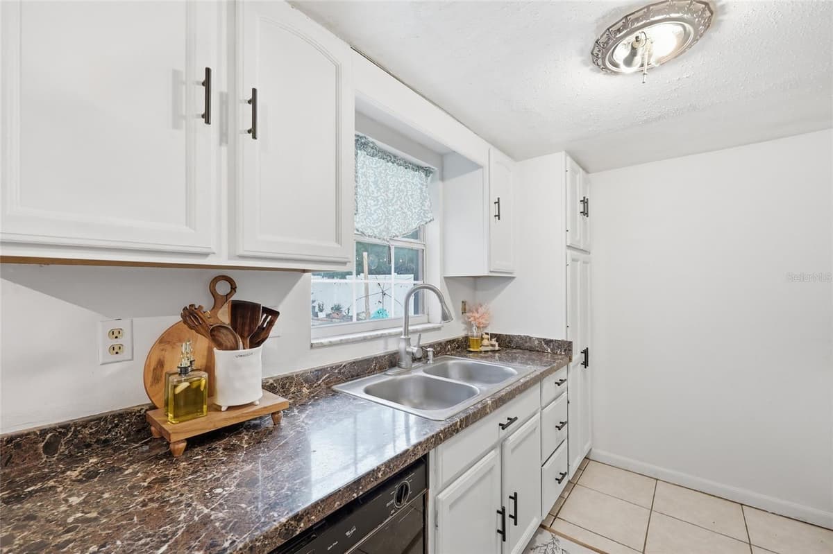 1025 PARK AVENUE — photo 13 of 39