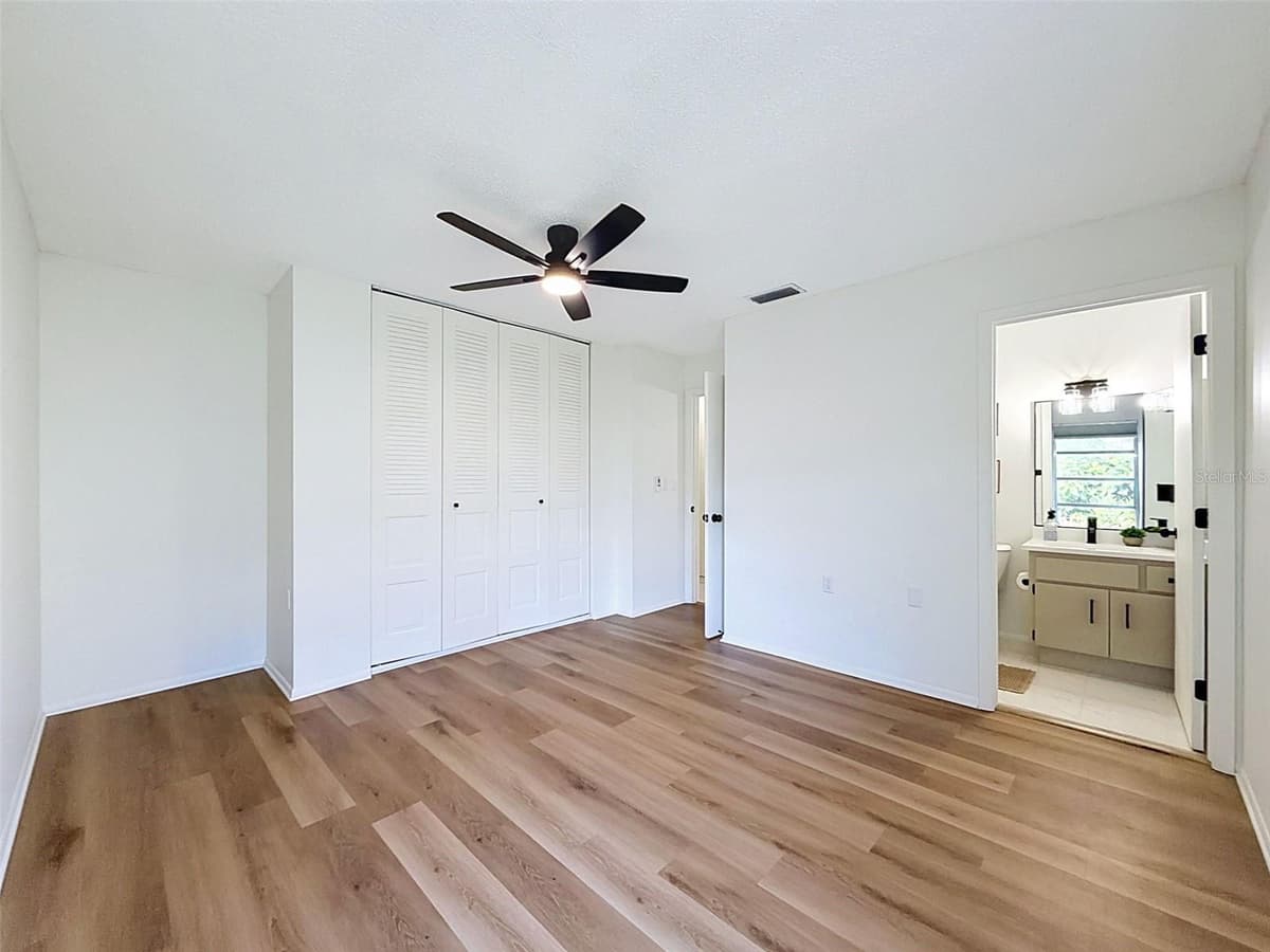 10819 LOS SANTOS DR — photo 11 of 22