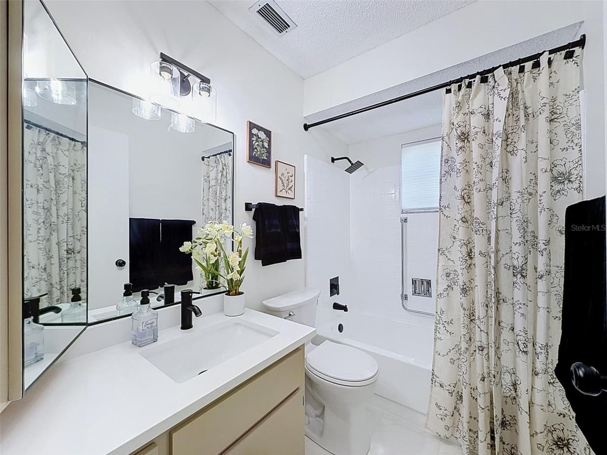 10819 LOS SANTOS DR — photo 13 of 22