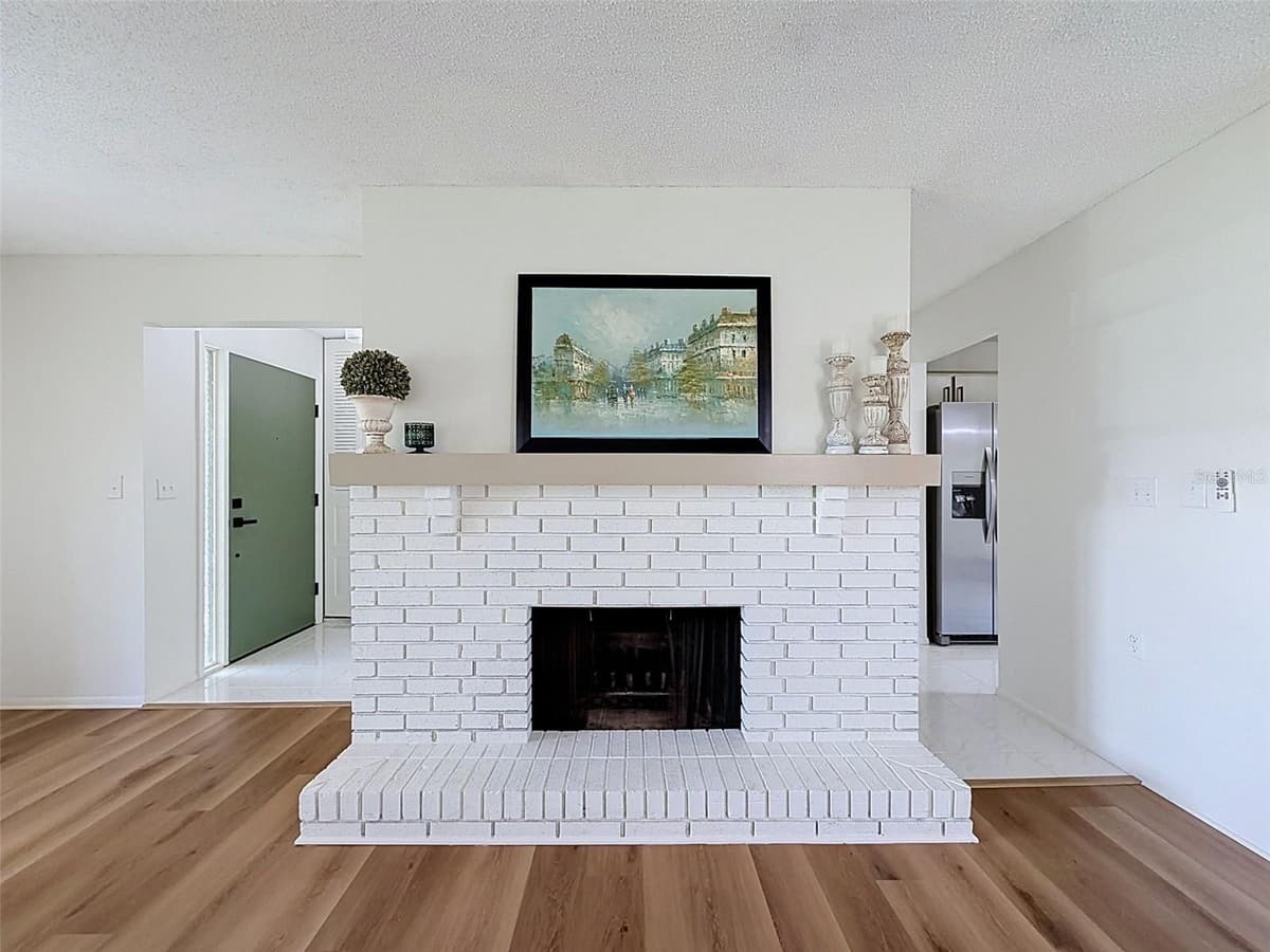 10819 LOS SANTOS DR — photo 7 of 22