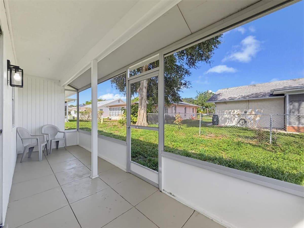 10819 LOS SANTOS DR — photo 20 of 22