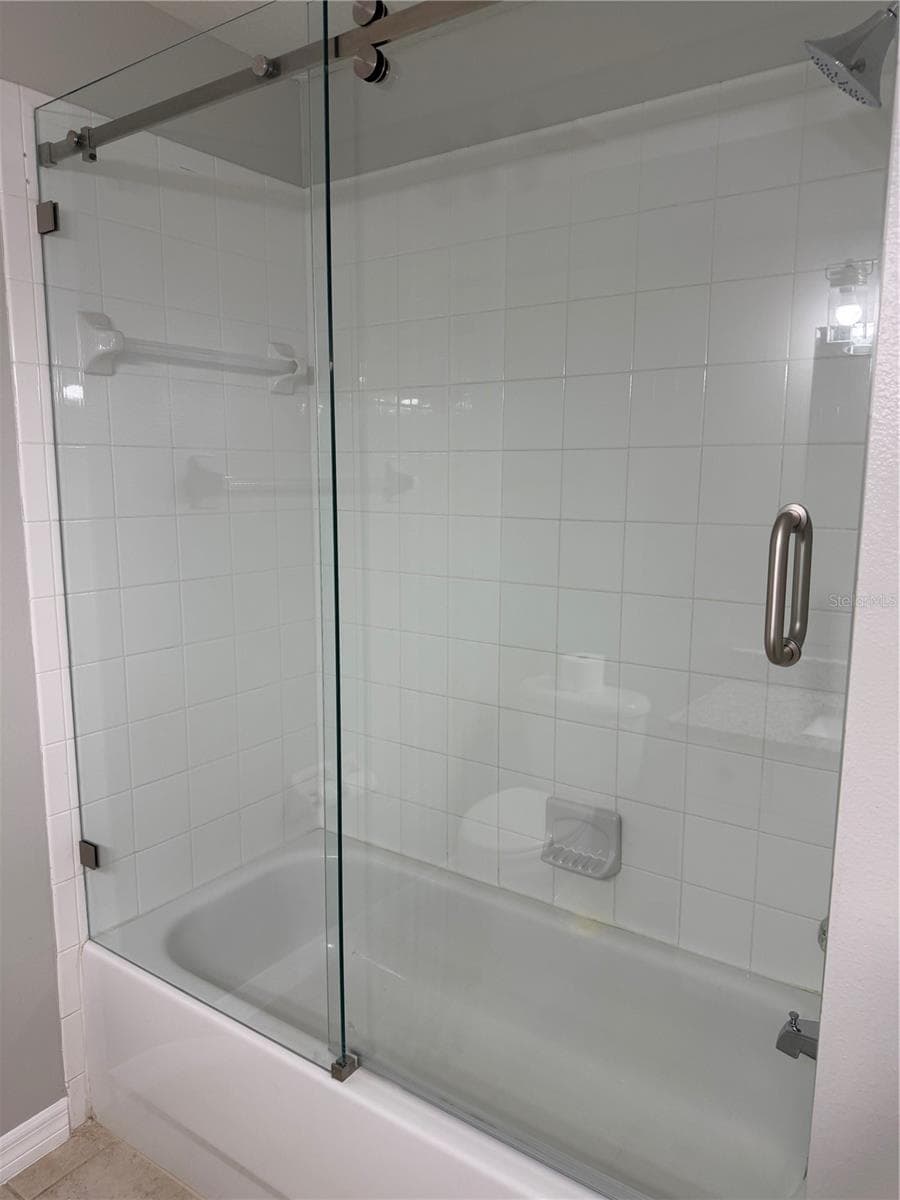 21015 MARKET STREET — photo 16 of 21
