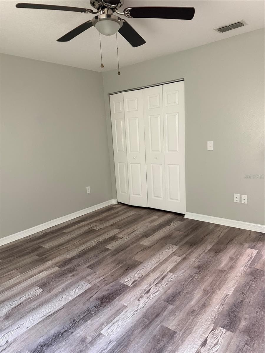 21015 MARKET STREET — photo 17 of 21