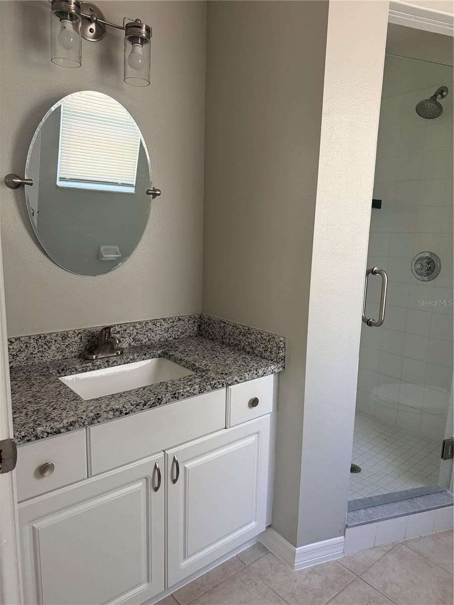 21015 MARKET STREET — photo 18 of 21