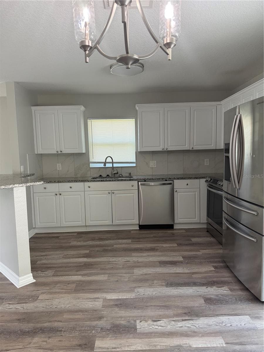 21015 MARKET STREET — photo 12 of 21