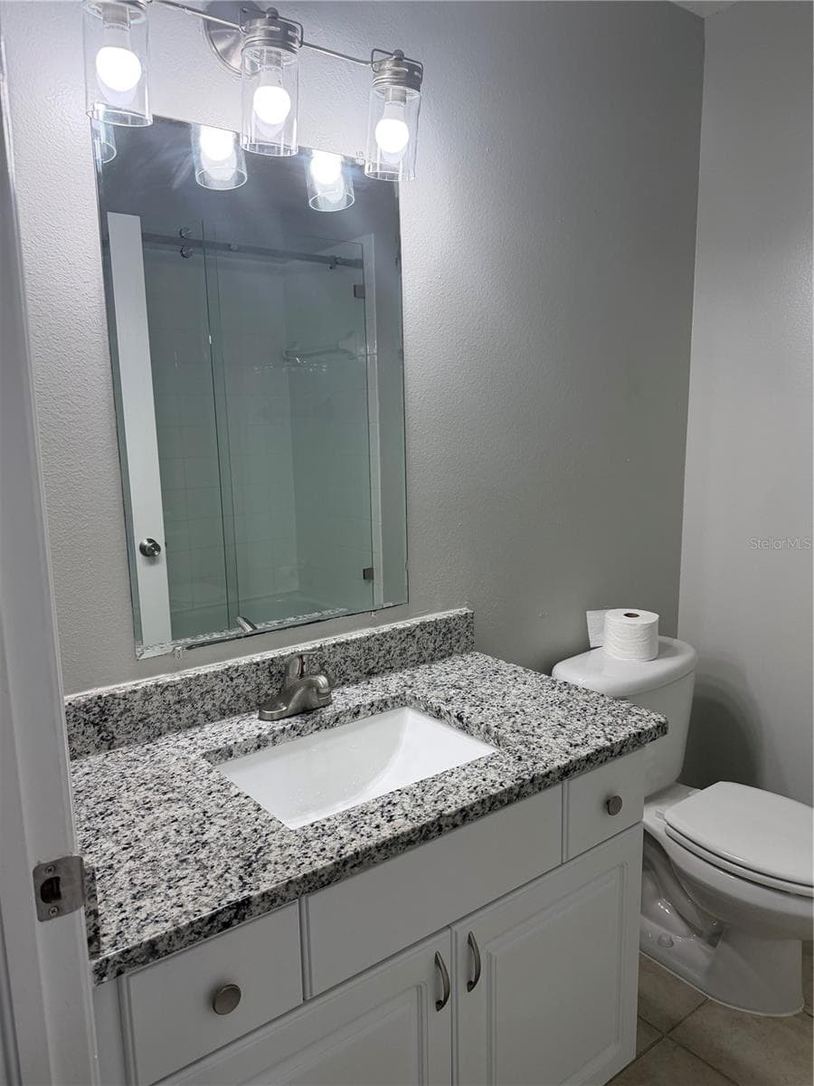 21015 MARKET STREET — photo 15 of 21