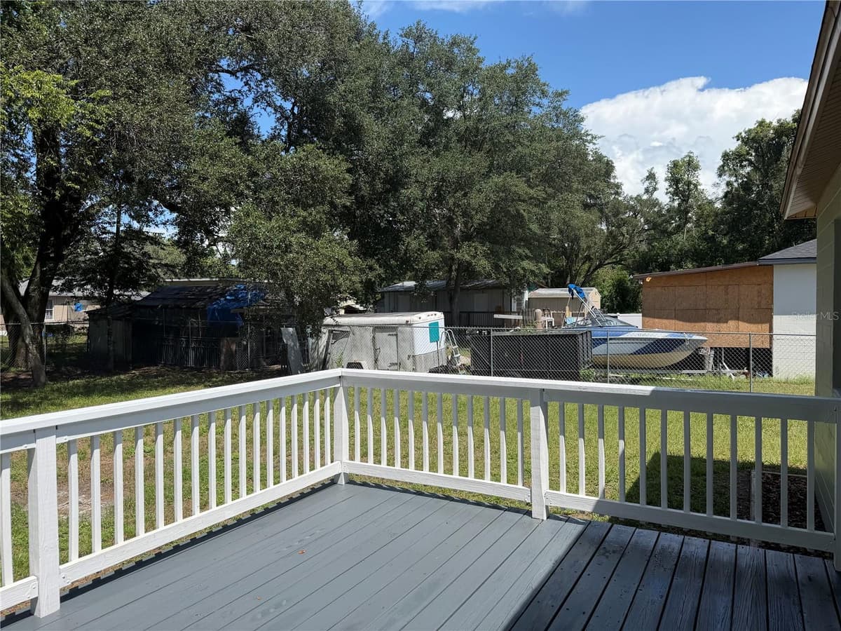 21015 MARKET STREET — photo 4 of 21