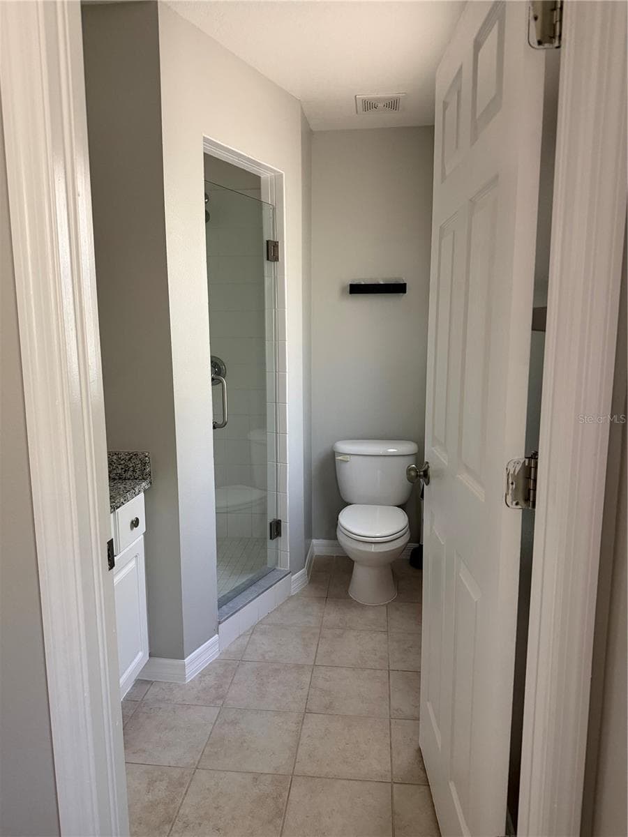 21015 MARKET STREET — photo 20 of 21