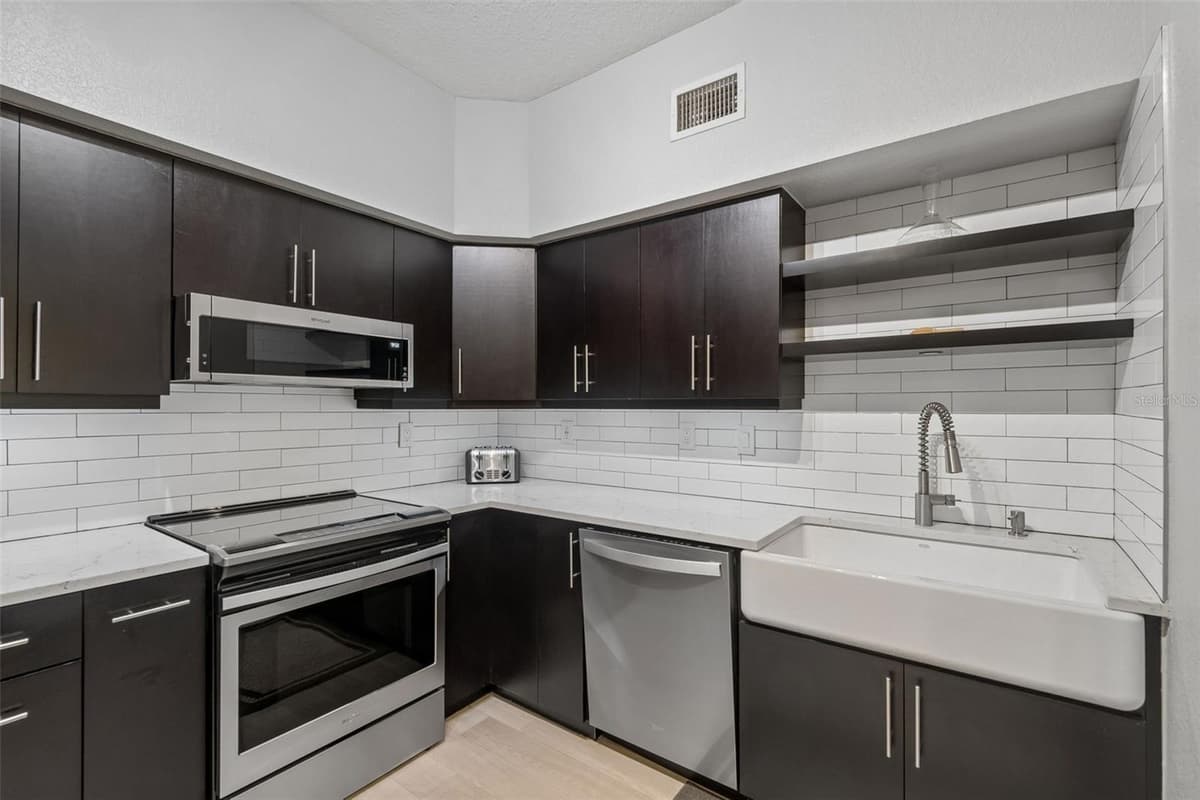 410 ARMENIA AVENUE — photo 6 of 44