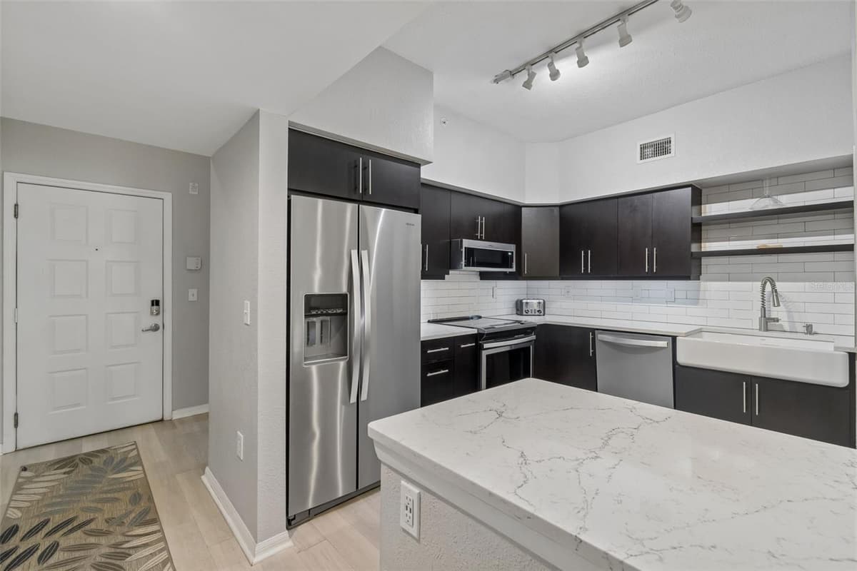 410 ARMENIA AVENUE — photo 2 of 44