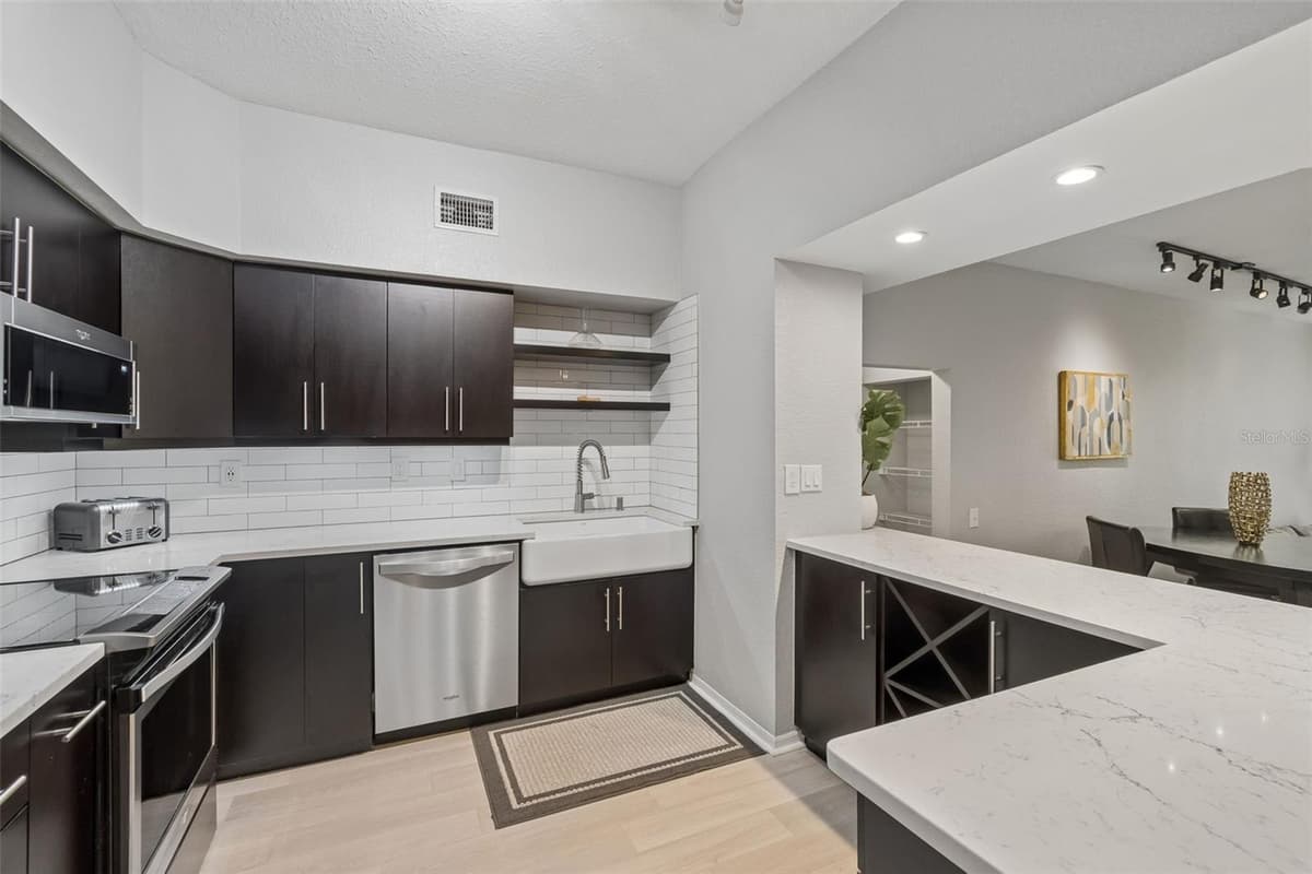 410 ARMENIA AVENUE — photo 9 of 44