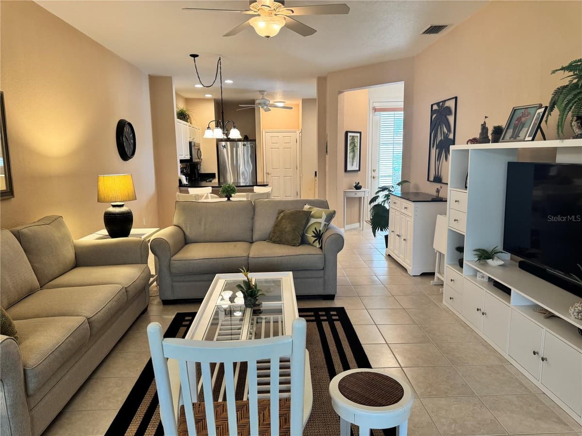 2427 MAGNOLIA CIRCLE — photo 11 of 82