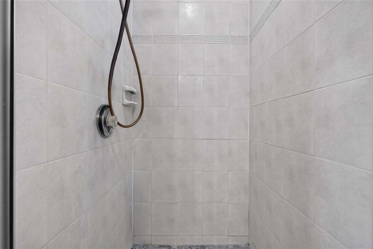 7611 MAKO DRIVE — photo 38 of 80