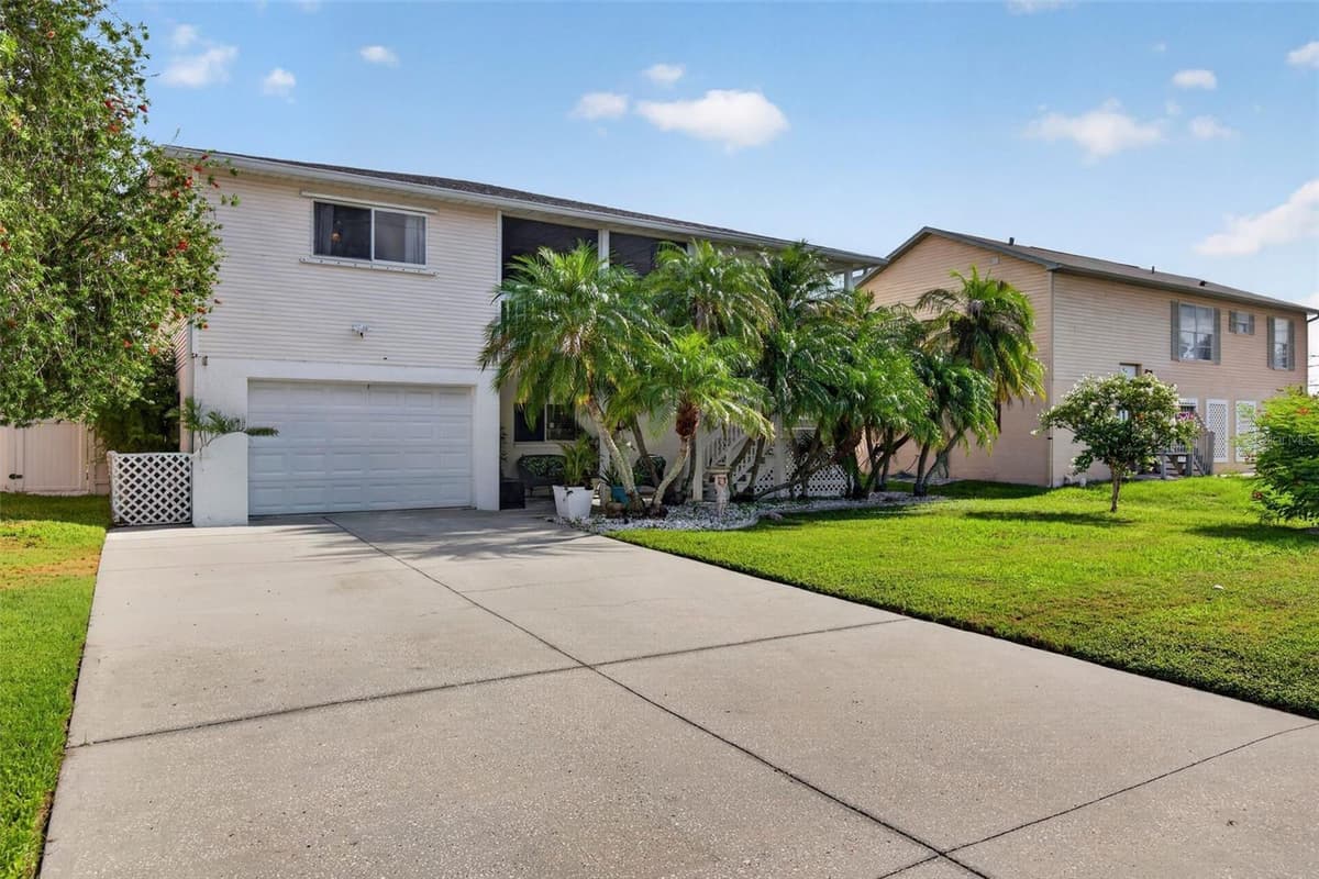 7611 MAKO DRIVE — photo 15 of 80