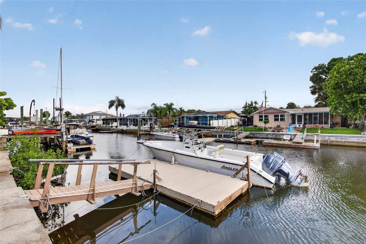 7611 MAKO DRIVE — photo 11 of 80
