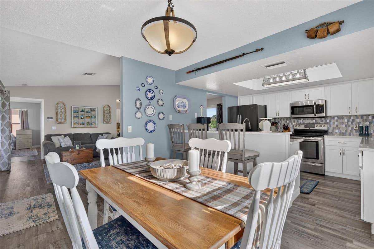 7611 MAKO DRIVE — photo 25 of 80