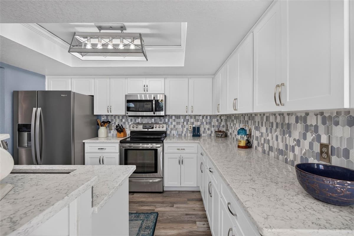 7611 MAKO DRIVE — photo 27 of 80