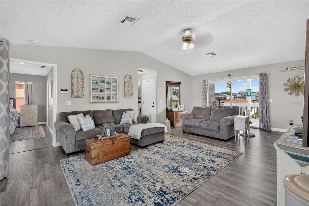 7611 MAKO DRIVE — photo 23 of 80