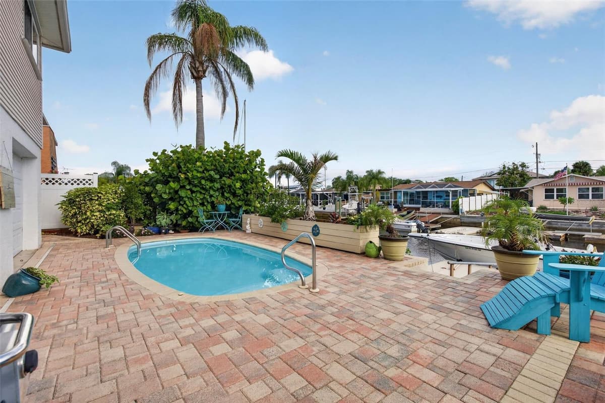 7611 MAKO DRIVE — photo 8 of 80