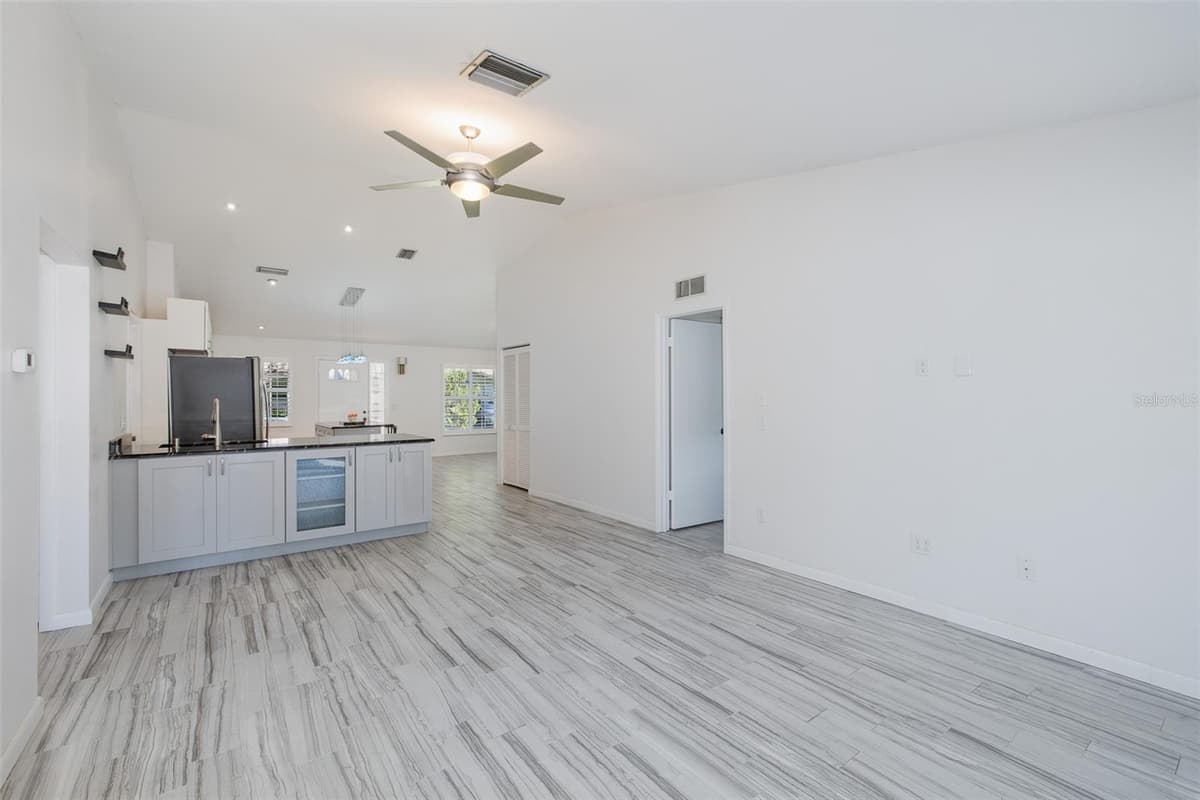 2207 MARSHALL DRIVE — photo 12 of 29