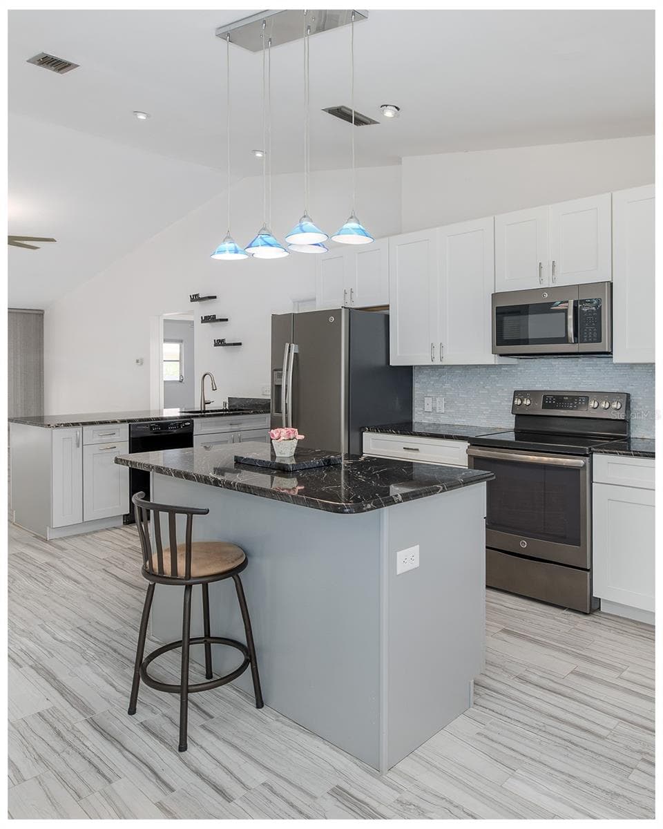 2207 MARSHALL DRIVE — photo 9 of 29