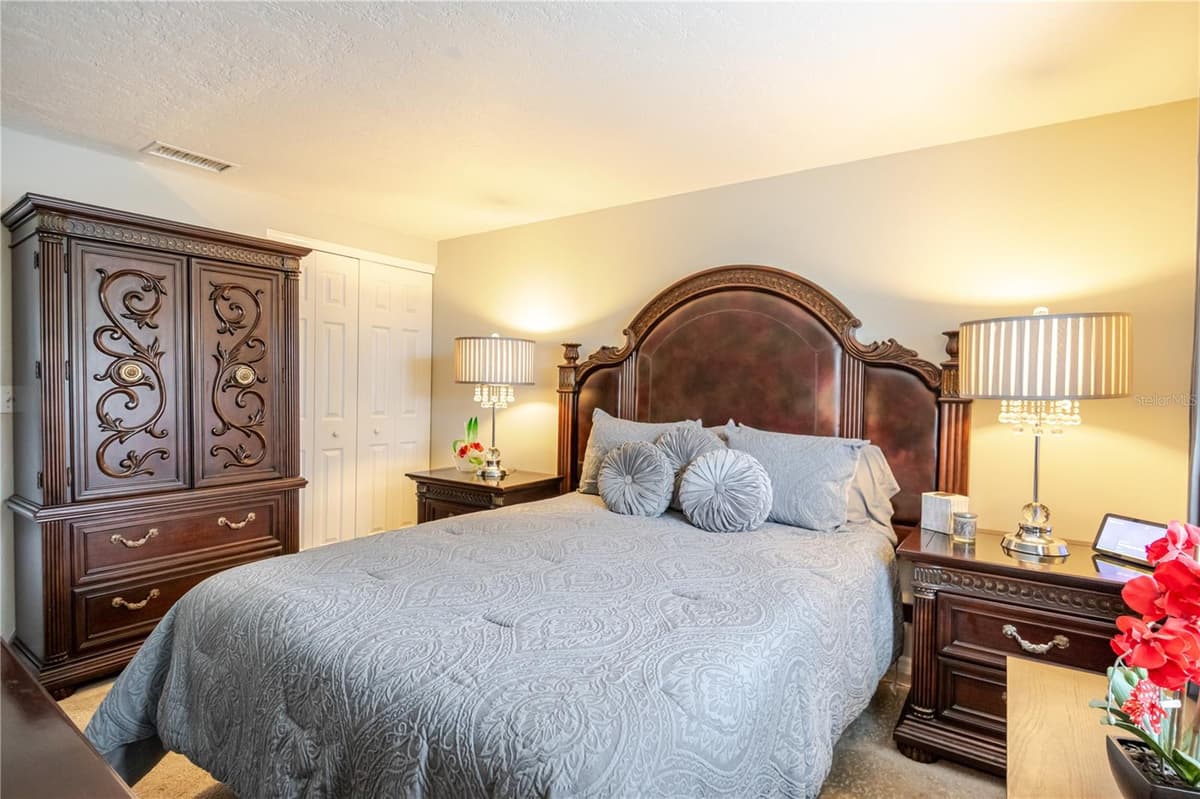 10118 HUNTERS POINT COURT — photo 18 of 38