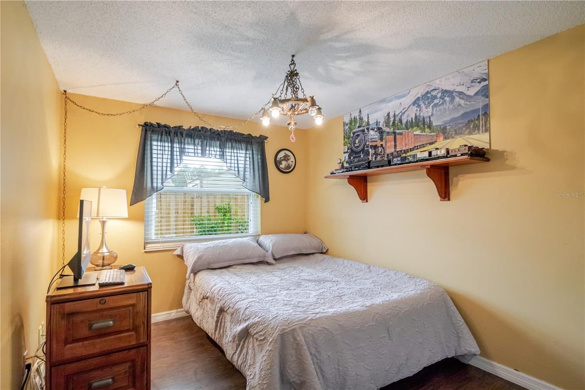 10118 HUNTERS POINT COURT — photo 19 of 38