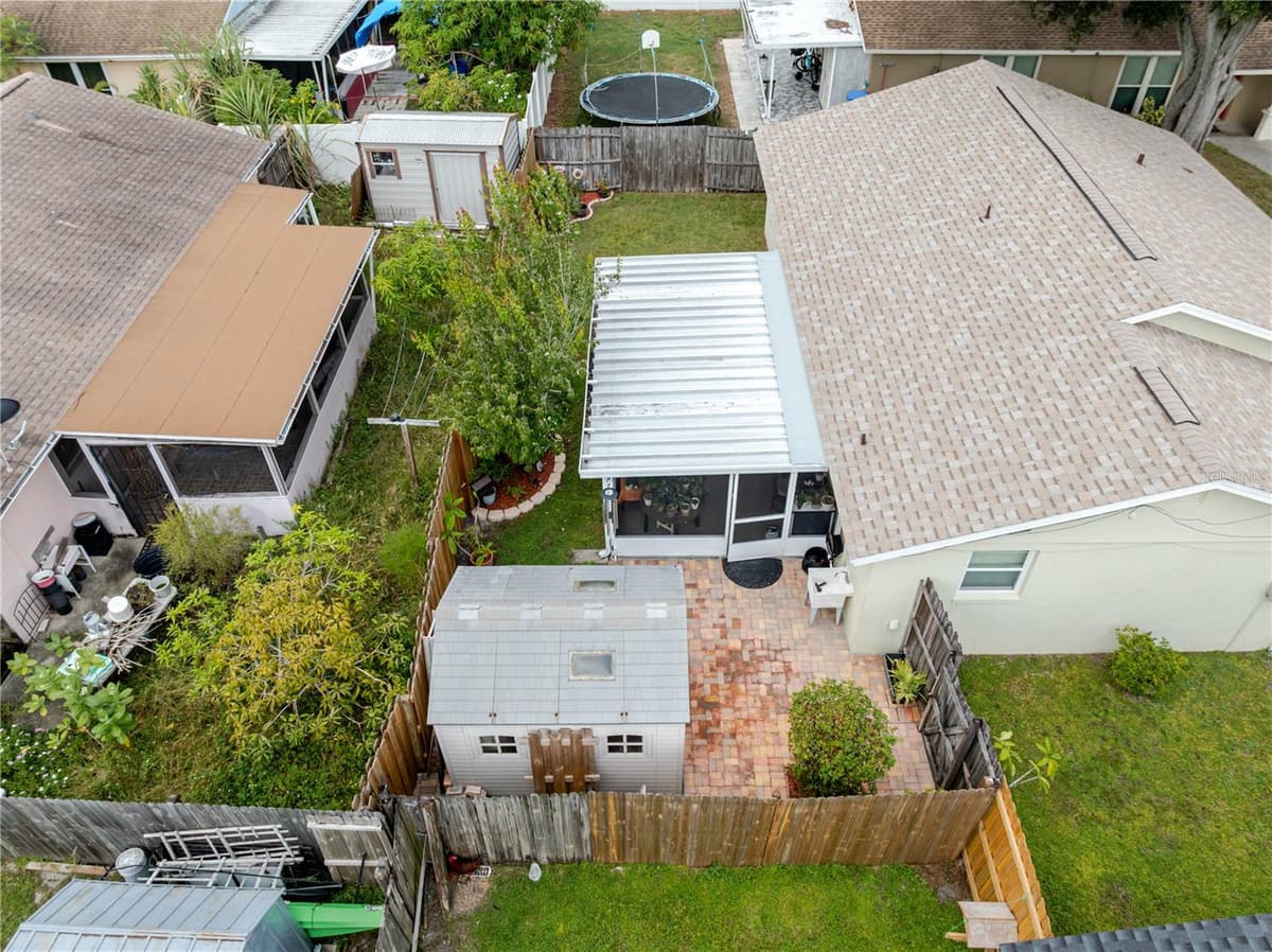 10118 HUNTERS POINT COURT — photo 31 of 38