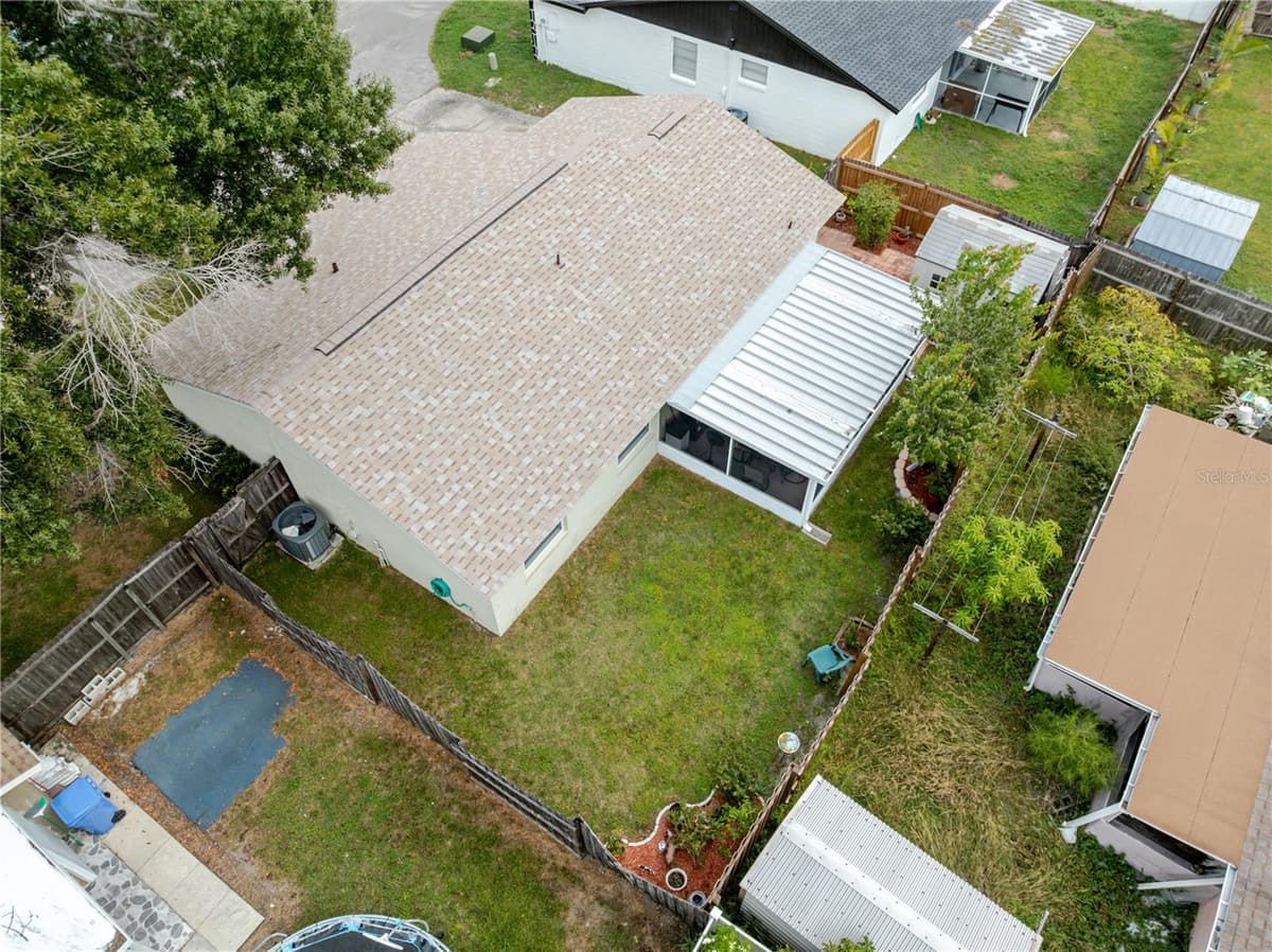 10118 HUNTERS POINT COURT — photo 33 of 38