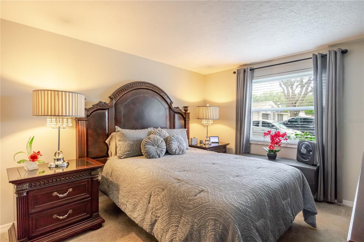 10118 HUNTERS POINT COURT — photo 15 of 38