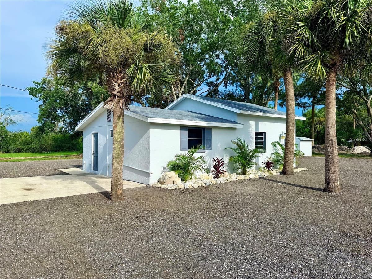1322 PINELLAS AVENUE — photo 5 of 17