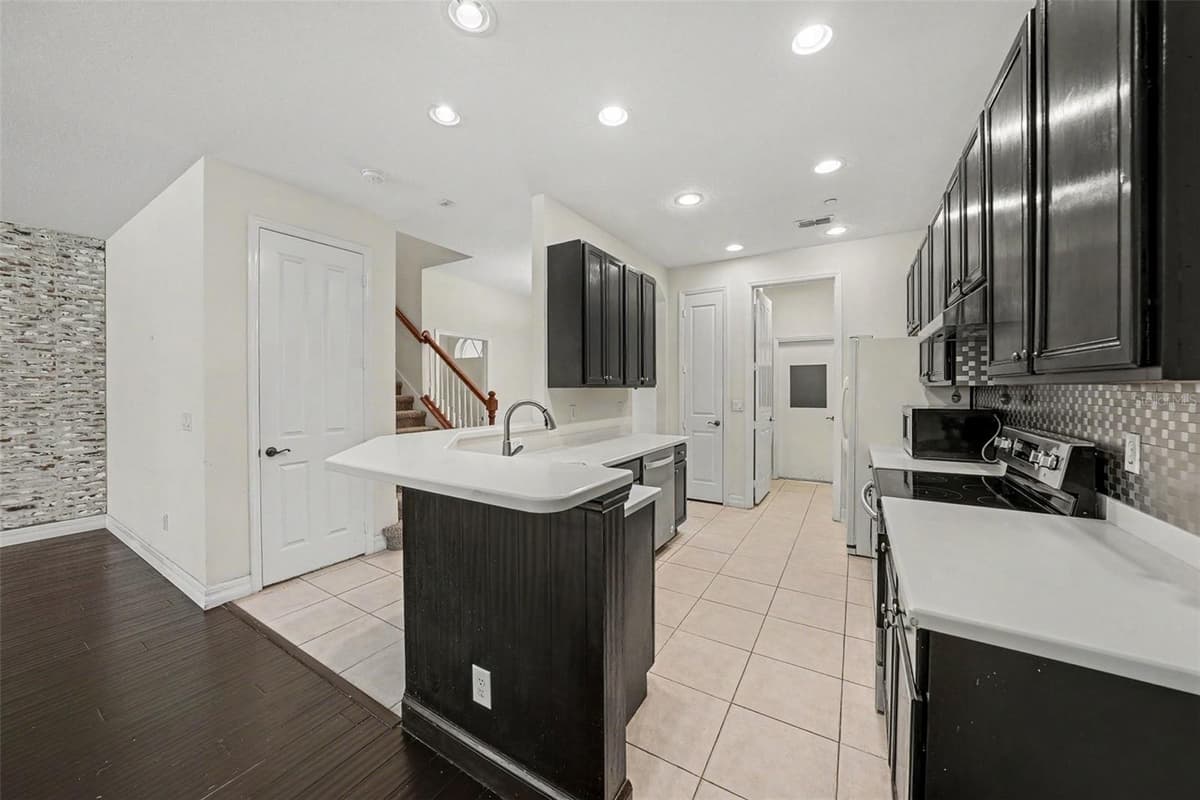 7422 TERRACE RIVER DRIVE — photo 14 of 30