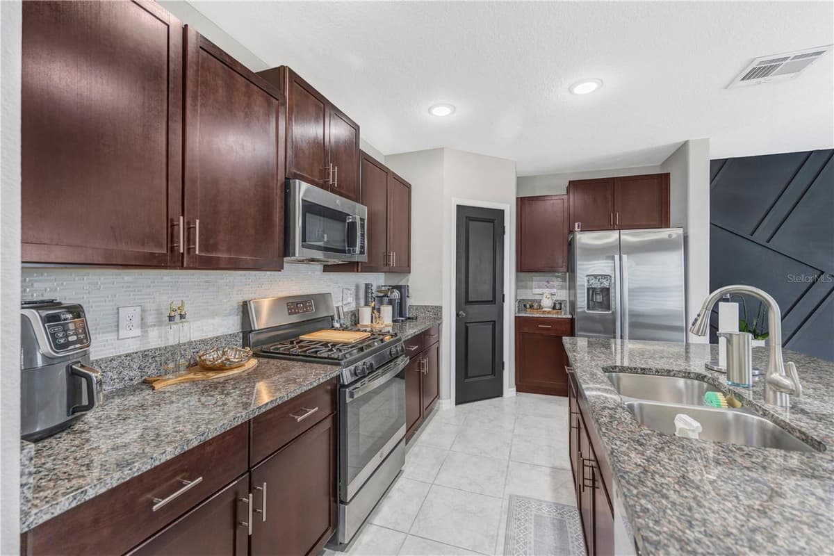 5522 APPLETON SHORE DRIVE — photo 10 of 40