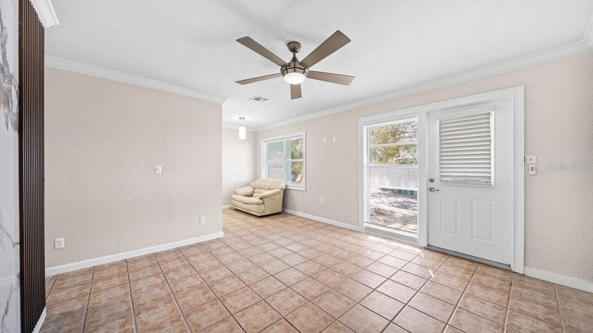 170 POINSETTIA CIRCLE — photo 3 of 17