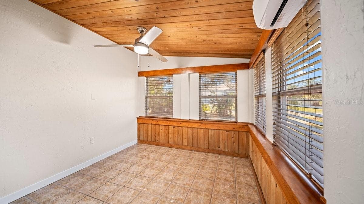 170 POINSETTIA CIRCLE — photo 16 of 17