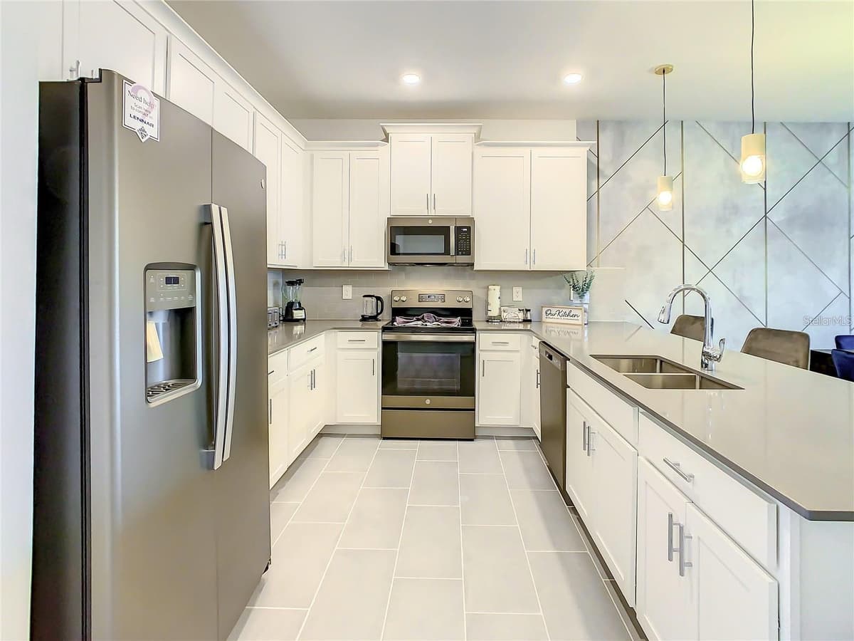 8853 CABOT CLIFFS DRIVE — photo 12 of 41