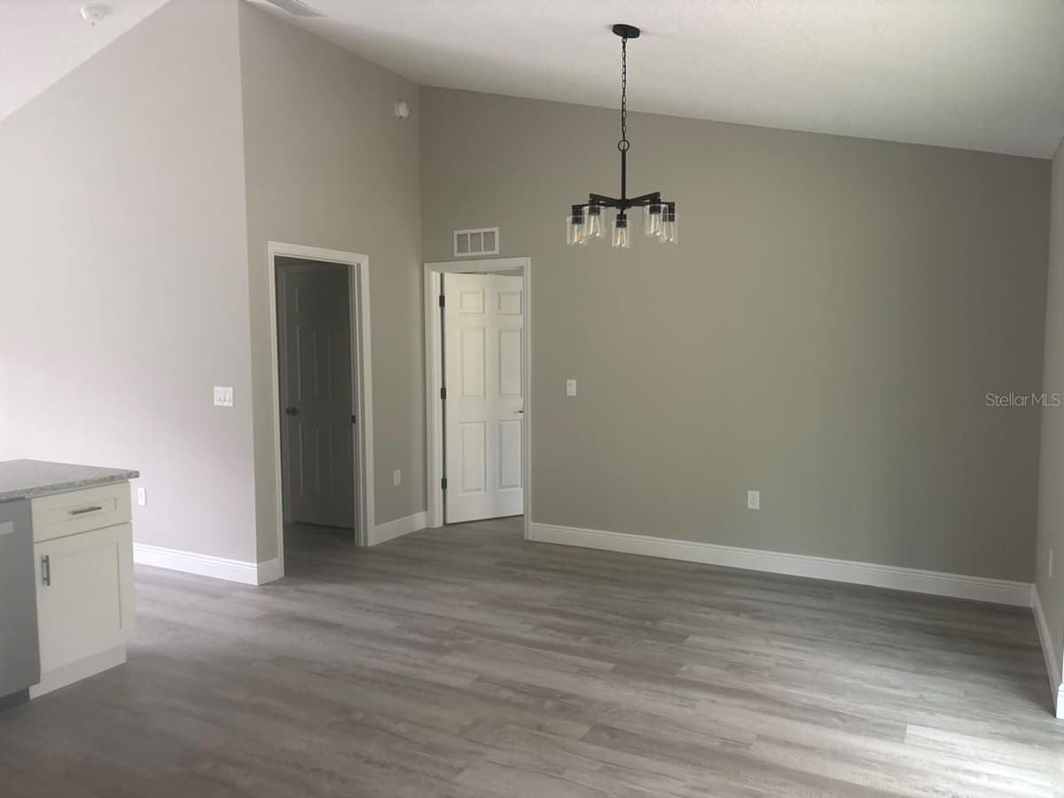 651 BANCROFT DRIVE — photo 14 of 30