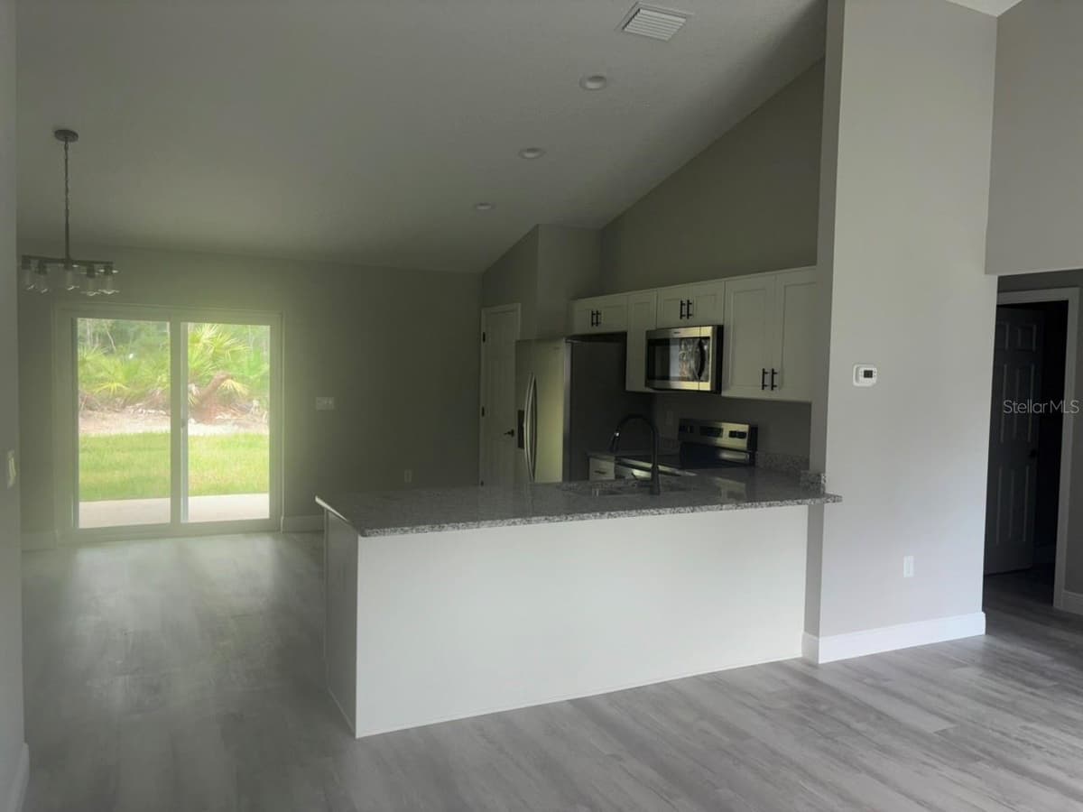 651 BANCROFT DRIVE — photo 10 of 30