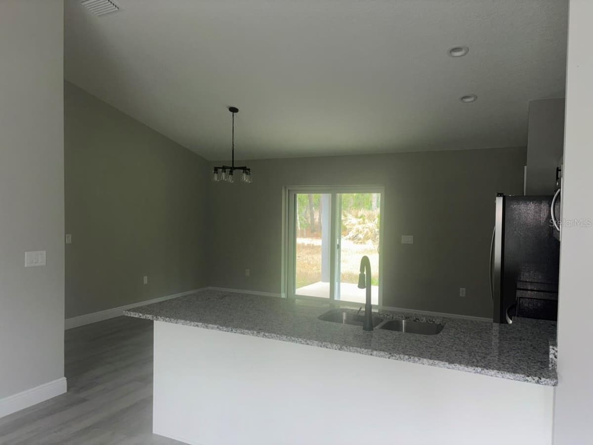 651 BANCROFT DRIVE — photo 11 of 30