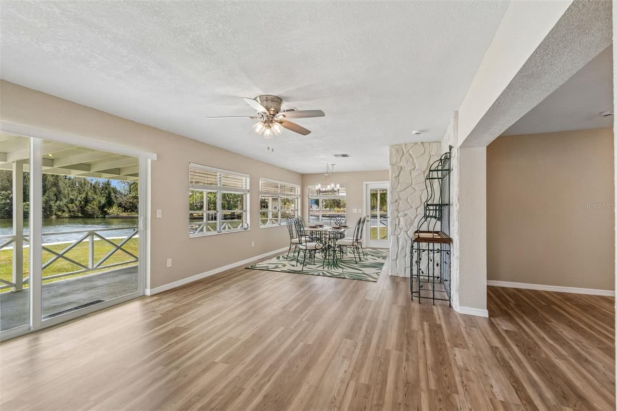 14539 COFFEY LANE — photo 6 of 37
