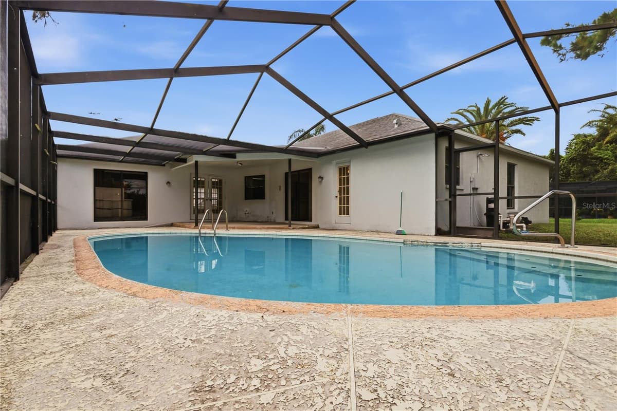 9028 PAR COURT — photo 13 of 32