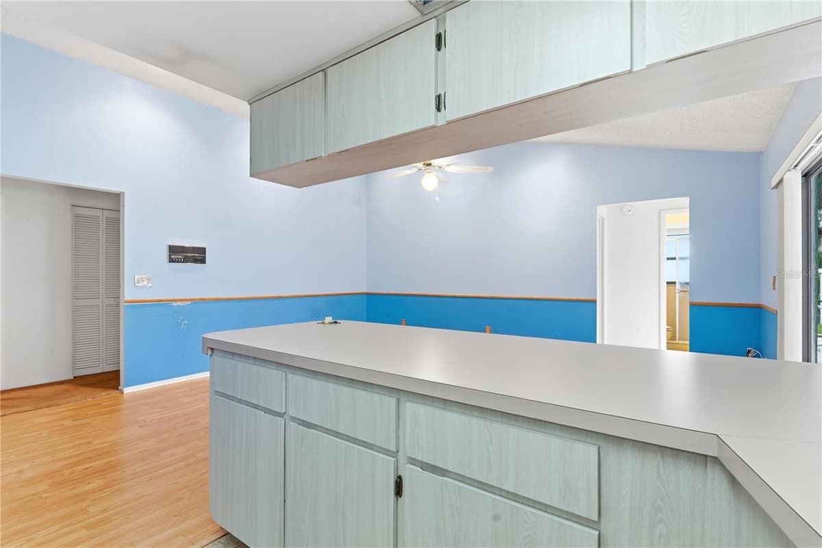 9028 PAR COURT — photo 11 of 32