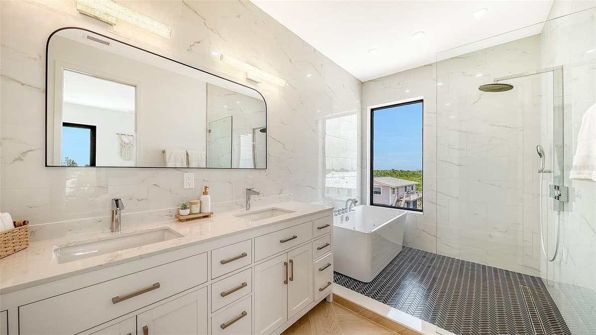 2908 AVENUE B — photo 19 of 54