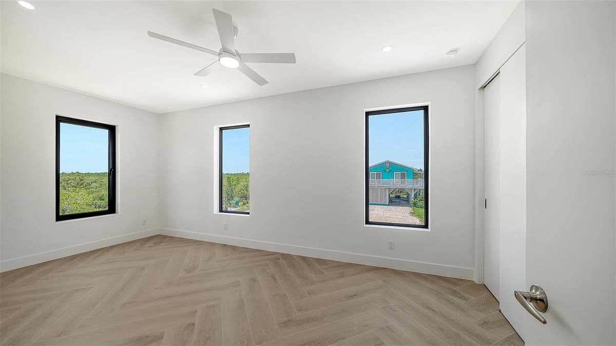 2908 AVENUE B — photo 28 of 54