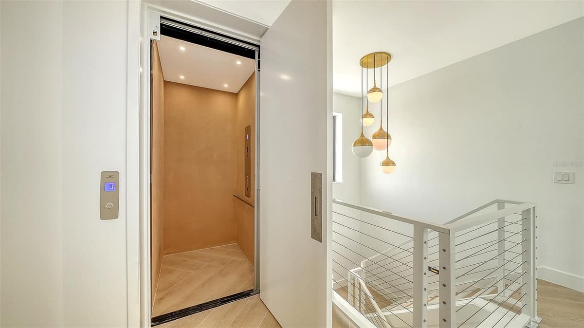 2908 AVENUE B — photo 17 of 54