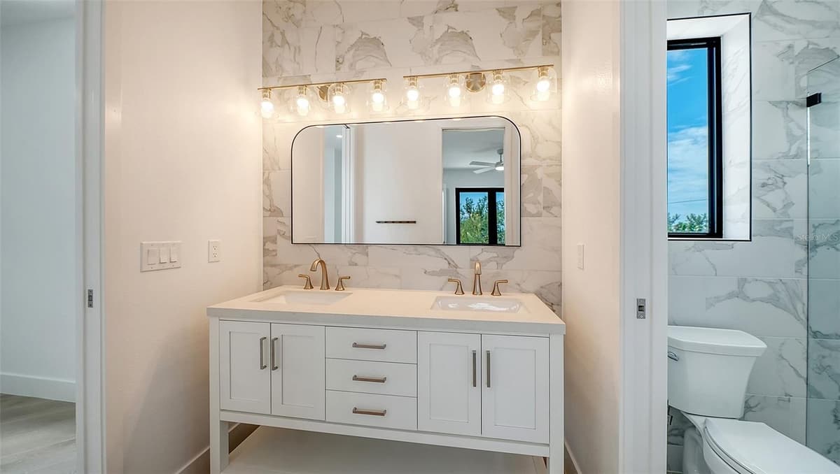 2908 AVENUE B — photo 21 of 54