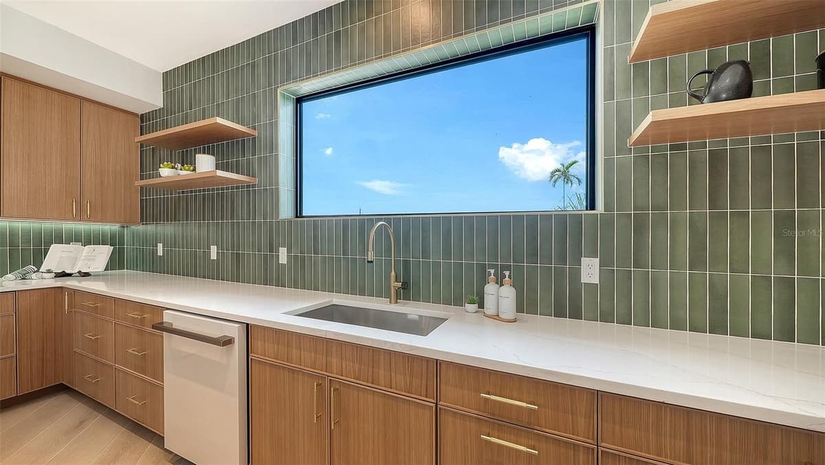 2908 AVENUE B — photo 12 of 54